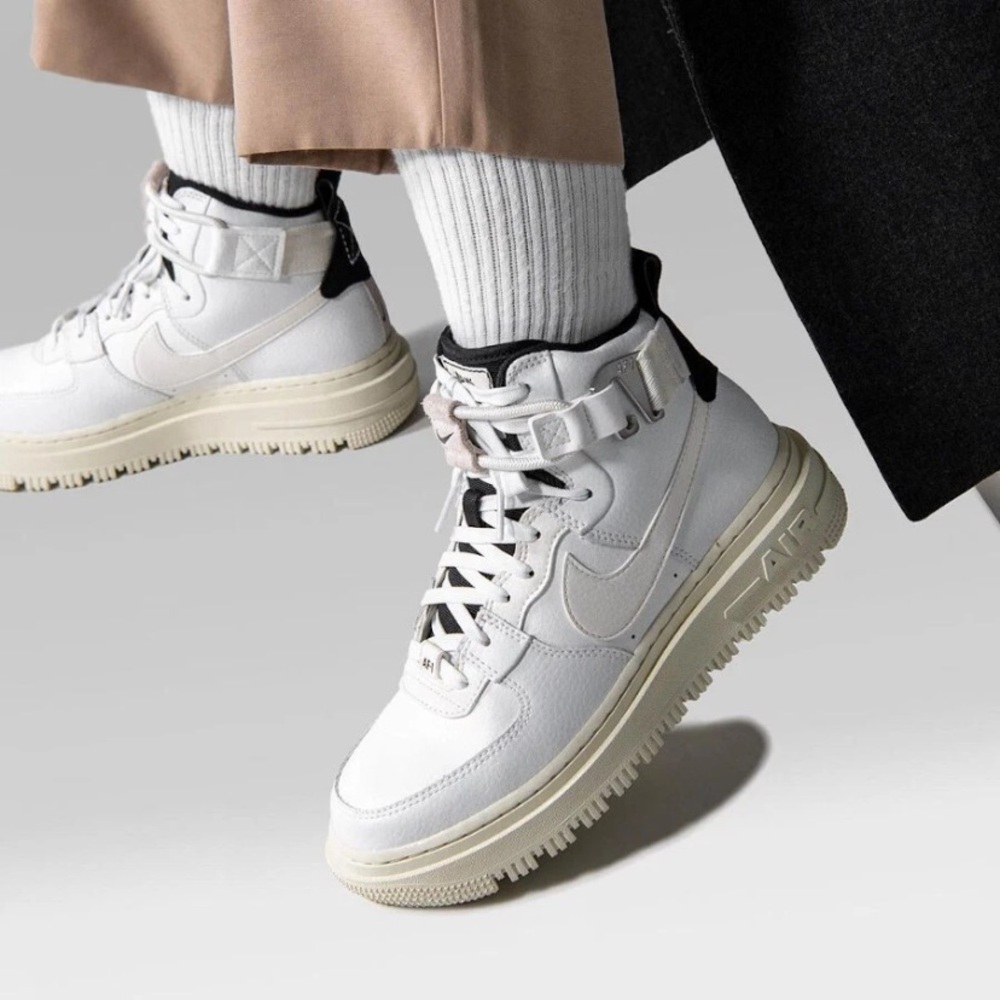 Nike‎ Air Force 1 AF1 High Utility 2.0 womens Size 9.5 DC3584-100
